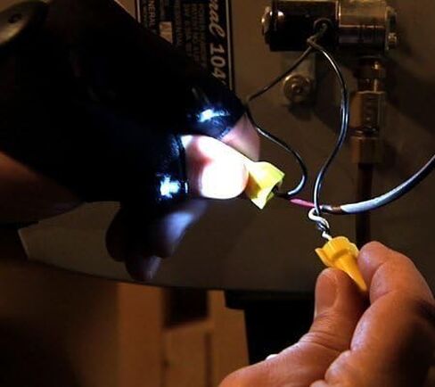 قفازات BlueSunshine بدون أصابع 2 LED لركوب الدراجات، قفاز حزام سحري للإصلاح، والعمل في الأماكن المظلمة، وصيد الأسماك، والتخييم، والمشي لمسافات طويلة والأنشطة الخارجية (زوج واحد: اليسار واليمين) in Kuwait