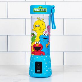 Uncanny Brands Minions USB-Rechargeable Portable Blender