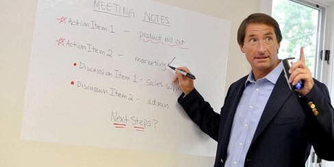 سبورة بيضاء فورية من Wizard Wall®، سطح قابل للمسح الجاف وقابل لإعادة تعيين موضعه، لفة مقاس 27.5 بوصة × 40 بوصة in Kuwait