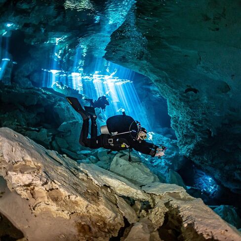 قناع سكوبا مع صمام تصريف رؤية واسعة مناسب للبالغين للغوص والغوص الحر وقناع نظارات الغطس... in Kuwait