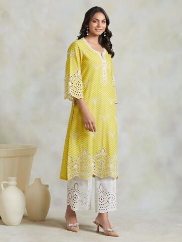 مجموعة كورتا بالازو من ذا لوم للنساء بأكمام طويلة ملابس عرقية هندية ورقبة على شكل حرف V مطبوعة كورتي عرقية هندية للفتيات باللون الأصفر in Kuwait