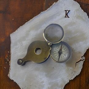 Glass Magnifying Bronze Navigational Working Compass Maritime Cosplay Replica Functional Antique Nautical Collectible and Decorative Gift Item Men and Women