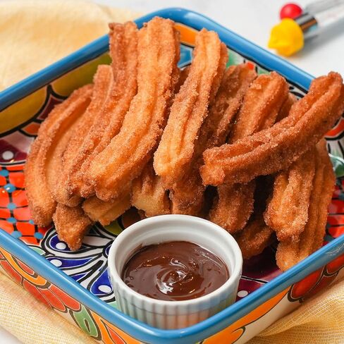 مجموعة تشورو DIY من جلوبال جروب - تتضمن مجموعة تشورو محلية الصنع مزيج تشورو وسكر القرفة ومزيج غمس الشوكولاتة ومجموعة أنابيب تشورو وتعليمات الطبخ. يجعل 40 كروس. هدية عظيمة لمحبي تشورو! in Saudi Arabia