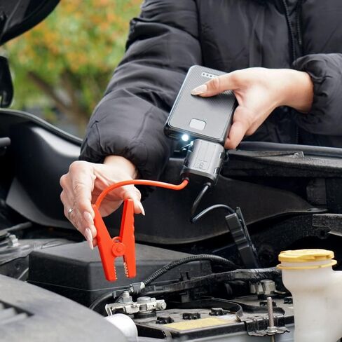 جهاز تشغيل السيارة المحمول من ليمتليس أوتوبوست بقدرة 400 أمبير (حتى 8 أسطوانات، و5.0 لتر من الغاز)، وبنك طاقة بقدرة 6000 مللي أمبير في الساعة، ومصباح يدوي ثلاثي الأوضاع (دائم الخضرة) in Kuwait