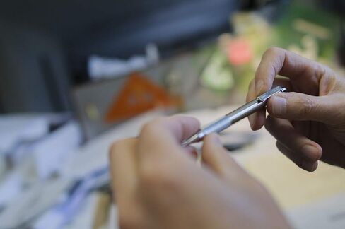 Zebra Pen F-701 Retractable Ballpoint Pen, Stainless Steel Barrel, Fine Point, 0.8mm, Black Ink, 1-Pack in Kuwait