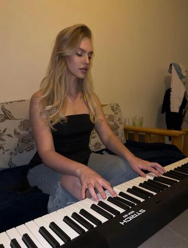 STRICH Piano Keyboard 88 Key with Stand, Beginner/Portable Digital Piano Electric Keyboard with Touch-Sensitive Keys, Keyboard Stand, Sustain Pedal and Music Rest, SEP-80 in Saudi Arabia