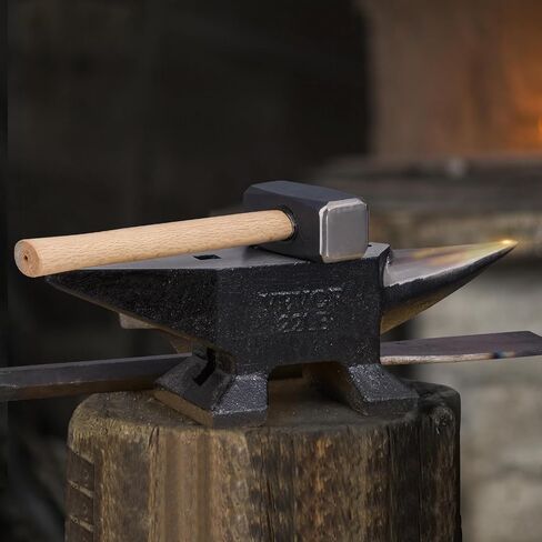 VEVOR Cast Iron Anvil, 100 Lbs(45kg) Single Horn Anvil with 10.4 x 5 in Countertop and Stable Base, High Hardness Rugged Round Horn Anvil Blacksmith, for Bending, Shaping, Twisting in Saudi Arabia