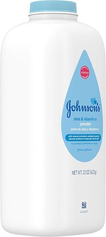 Johnson's Baby Powder, Pure Cornstarch, Aloe & Vitamin E, 22 Ounce (Pack of 3) - Packaging May Vary in Kuwait