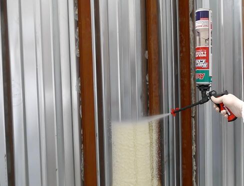 رذاذ رغوي عازل من Akfix Thermcoat (40 قدم لوح) - رذاذ رغوي عازل للجدار والعلية، إسفنج متمدد من البولي يوريثين، طقم عزل رغوي لرش الخلايا المغلقة، مسدس ومنظف غير متضمن | 2 حزمة in Saudi Arabia