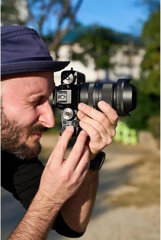 عدسة سيجما 18-50 ملم f2.8 DC DN المعاصرة لـ Fujifilm X مع ملحقات بكسل متقدمة وحزمة سفر (ضمان سيجما لمدة عام في الولايات المتحدة الأمريكية) in Saudi Arabia
