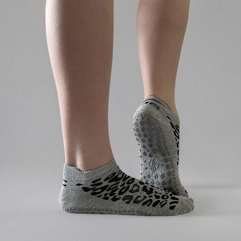 JCZANXI Non Slip Pilates Barre Socks with Grips, Anti Skid Leopard Print Ankle Grip Yoga Socks in Kuwait