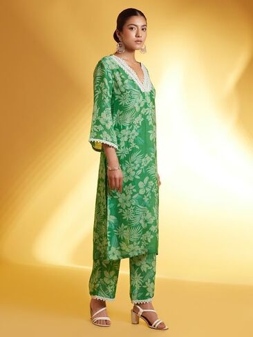 مجموعة كورتا ذا لوم مع بنطال للنساء/البنات 3/4 أكمام جرس ورقبة على شكل حرف V مطبوعة سترة عرقية هندية علوية كورتي مسحوق وردي وأحمر in Kuwait