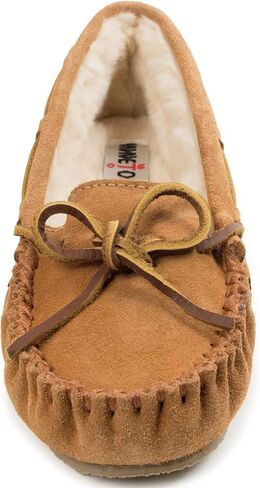 Minnetonka Womens Cally Wide Moccasin in Saudi Arabia