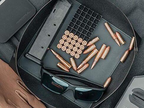 حامل أجزاء مغناطيسية قابلة للطي من Magpul Mapgul DAKA، أرض داكنة مسطحة، صغير in Kuwait