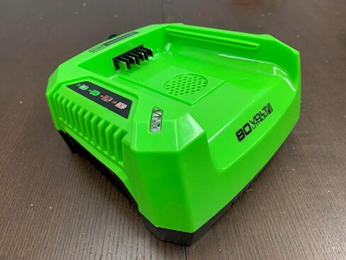 شاحن بديل أصلي من صانع المعدات الأصلية متوافق مع جميع بطاريات Greenworks 80V in Kuwait