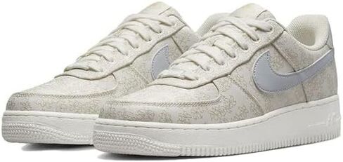 حذاء Nike Air Force 1 SE للسيدات، متعدد الألوان/رمادي شراع لكرة القدم، 5.5 in Saudi Arabia