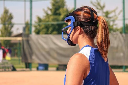 CHAMPRO Rampage Fastpitch Softball Fielder’s Ultra Lightweight Protective Face Mask, Silver, Adult in Saudi Arabia