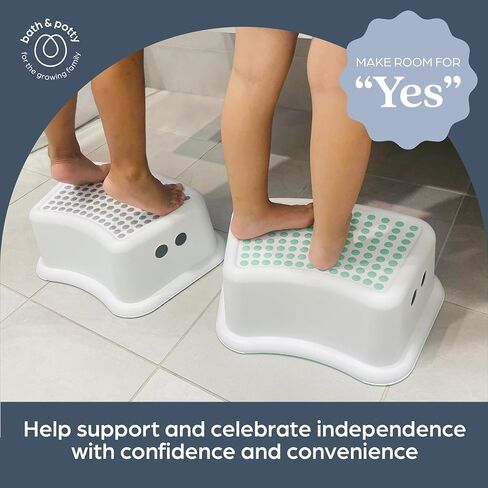 Dreambaby Step Stool for Kids - Non-Slip Base and Contoured Design for Toilet Potty Training and Sink Use - Mint in Kuwait