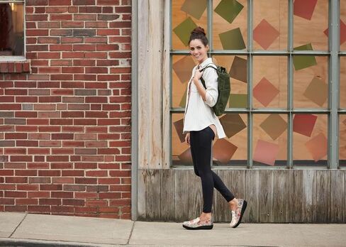 حذاء Glolily Kate النسائي سهل الارتداء - وسادة إضافية احترافية خفيفة الوزن، حذاء عمل مقاوم للانزلاق مع وسادة قدم داعمة قابلة للإزالة لدعم قوس القدم in Kuwait