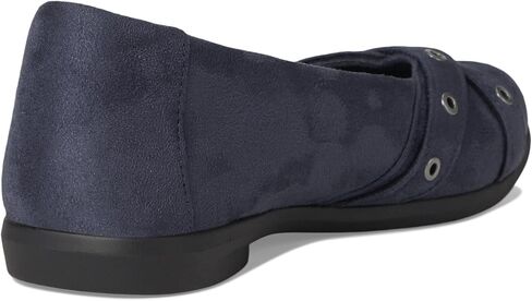 حذاء الباليه الكلاسيكي المسطح للسيدات من BZees in Kuwait