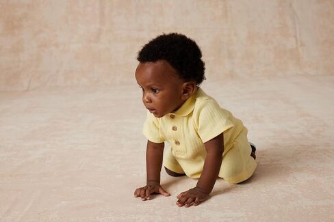 ملابس Little Me Simply Essential Solids 100% عضوية للأطفال الصغار بياقة بولو، من 3 إلى 12 شهرًا in Kuwait