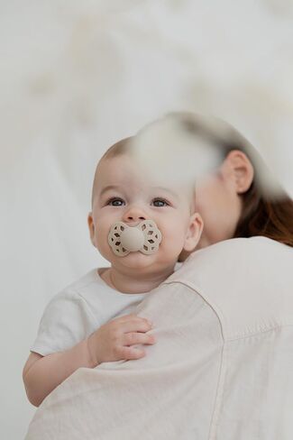 لهايات BIBS - مجموعة إنفينيتي مع حلمة متماثلة| لهاية أطفال خالية من مادة BPA | صنع في الدنمارك | مجموعة من 2 لهايات فاخرة بلون بلوسوم/ليلك داكن | الحجم 6-18 شهرا in Kuwait