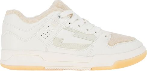 حذاء رياضي Kortni نسائي من BCBGeneration مع أربطة شيفرون in Kuwait