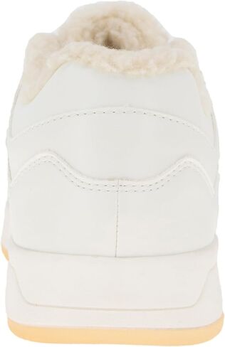 حذاء رياضي Kortni نسائي من BCBGeneration مع أربطة شيفرون in Kuwait