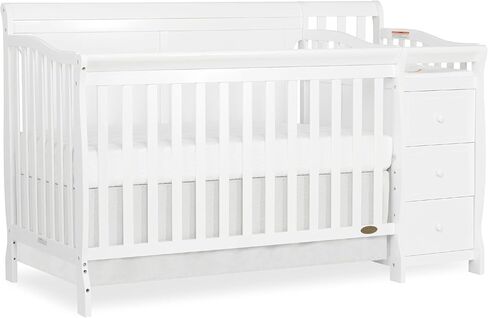 سرير أطفال برودي 5 في 1 قابل للتحويل من Dream On Me باللون الأبيض مع تغيير وأدراج واسعة وطاولة تغيير قابلة للفصل ووسادة تغيير مقاس 1 بوصة in Kuwait