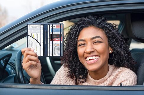 Caweet حامل تسجيل وتأمين السيارة، صندوق قفازات منظم، حامل مستندات جلدي لرخصة القيادة، الهوية، بطاقات المعلومات الرئيسية مع إغلاق شريط مطاطي، أسود لامع in Kuwait