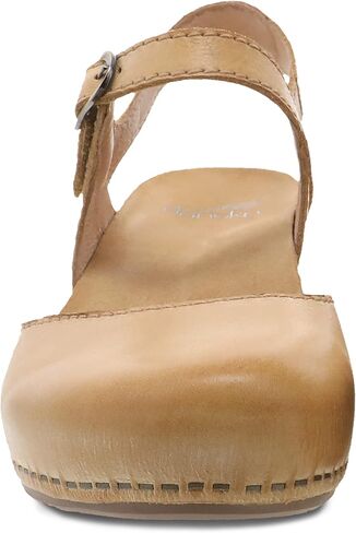 صندل دانسكو تيفاني ويدج للنساء - وسادة قدم مبطنة ومحيطية لتوفير الراحة والدعم طوال اليوم - حزام لاصق وحلقة مع تفاصيل إبزيم - نعل خارجي مطاطي خفيف الوزن in Kuwait