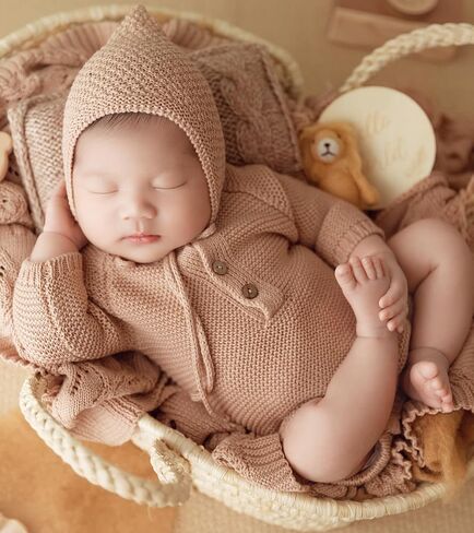 Newborn Photography Props Photo Posing Outfits, 2 PCS Baby Photoshoot Outfits for Posing, New Born Photography Accessories-Romper+Hat (Fits for 0-20 Days Baby) in Saudi Arabia
