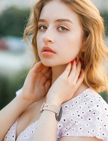 Minyee 2 حزمة من السوار المنقوش بالزهور متوافق مع Fitbit Versa 4/Versa 3/Sense 2/Sense Band Women، تصميم لطيف من السيليكون المنقوش على شكل وردة برية، حزام بديل صيفي فاخر رياضي ناعم لـ Versa 4 in Saudi Arabia