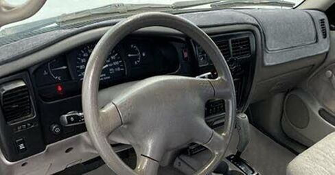 حصيرة غطاء داش مناسبة خصيصًا لسيارة Toyota Tacoma 1998 1999 2000 2001 2002 2003 2004، غطاء لوحة القيادة واقي السجاد (أسود) F83 in Kuwait