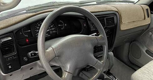 حصيرة غطاء داش مناسبة خصيصًا لسيارة Toyota Tacoma 1998 1999 2000 2001 2002 2003 2004، غطاء لوحة القيادة واقي السجاد (أسود) F83 in Kuwait