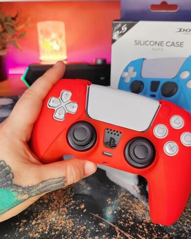 غطاء وحدة تحكم PS5 من السيليكون، غطاء وحدة تحكم PS5 - أحمر in Kuwait