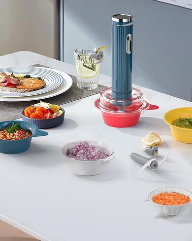 قطاعة طعام كهربائية لاسلكية، محضرة طعام محمولة من AYOTEE مع شحن USB، شفرات متعددة السرعات قابلة للتعديل، وعاء 500 مل ووعاء 3 * 100 مل، خلاط طعام مناسب للحوم والخضروات in Kuwait