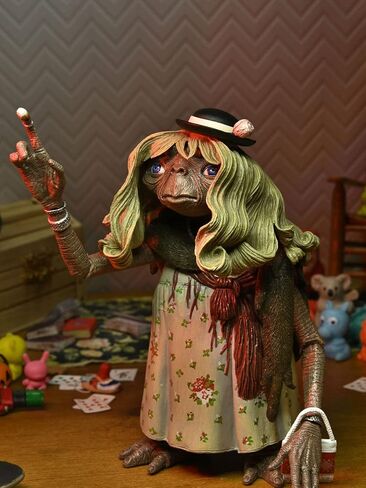 NECA إي.تي. The Extra Terrestrial: شخصية الحركة النهائية للذكرى الأربعين بمقاس 7 بوصة، تلبيس إي.تي. in Saudi Arabia
