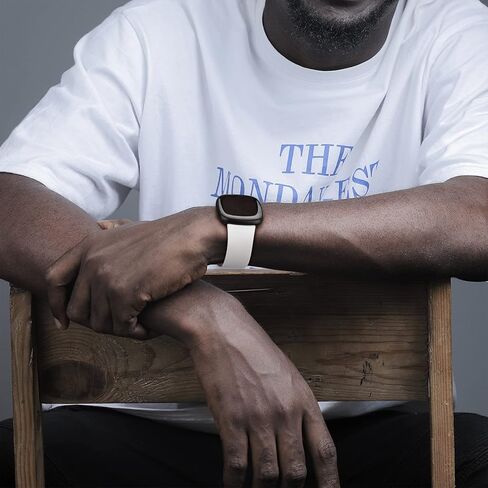 4 قطع من الأربطة الرياضية المتوافقة مع Fitbit Sense/Versa 3، أساور معصم بديلة من السيليكون الناعم الكلاسيكي للساعة الذكية Versa 3 للنساء والرجال in Kuwait