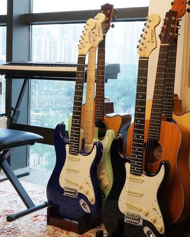 Multi Guitar Stand, 3-Holder, Space-Saving, Front Display Floor Guitar Rack, Padded Multiple Guitars Stand for Home, Studio, GS-3 (Generic) in Saudi Arabia