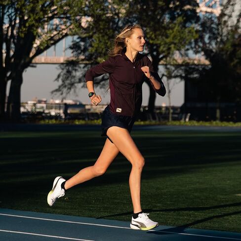 حزمة الساعة الذكية Garmin Forerunner 265S (وردي فاتح/حجر أبيض) تعمل بنظام تحديد المواقع العالمي (GPS) - شاشة AMOLED ساطعة، تدريب متقدم، رؤى الاسترداد - تتضمن سماعات أذن PB اللاسلكية للجري in Kuwait