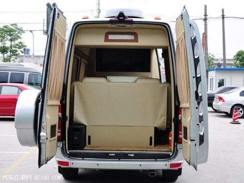 Compatible with Backup Camera for B E N Z Sprinter/Crafter Camera(RCA conncetor) in Saudi Arabia