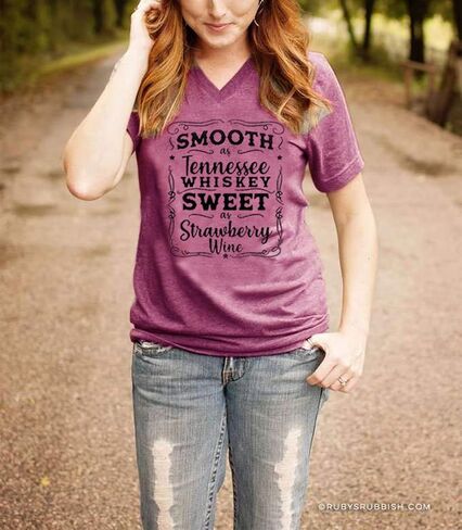 Smooth as Tennessee Whiskey Sweet as Strawberry Wine Shirt Women Country Music Tee Letter Print Drinking T-Shirt in Saudi Arabia