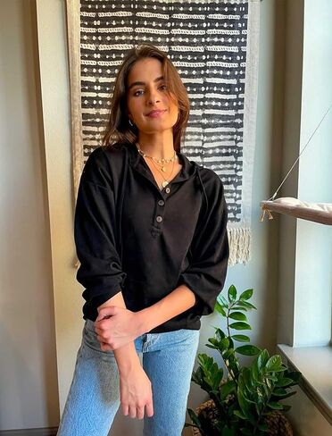 Saloogoe Hoodies Lightweight V Neck Sweatshirts Long Sleeve Shirts Loose Fit Sweaters S-2XL in Kuwait