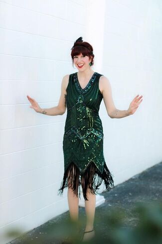 Metme Women's Flapper Dress 1920s V Neck Beaded Fringed Gatsby Theme Roaring 20s Dress for Prom in Kuwait