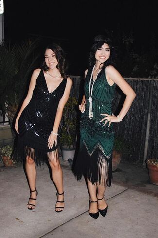 Metme Women's Flapper Dress 1920s V Neck Beaded Fringed Gatsby Theme Roaring 20s Dress for Prom in Kuwait