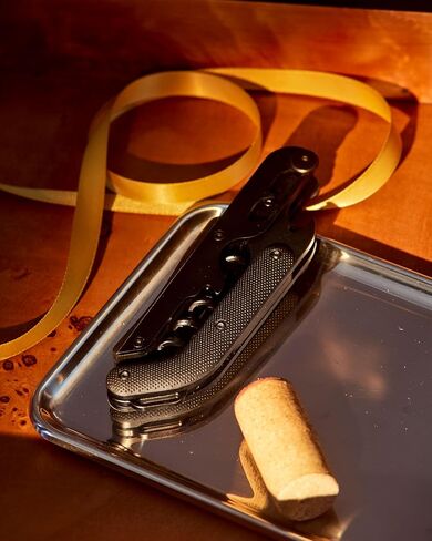 Craighill Best Wine Key - فتاحة النبيذ المصنوعة من الفولاذ المقاوم للصدأ بتصميم سوميلير مع المفتاح، وقاطع الرقائق المعدنية، وفتاحة زجاجات بغطاء التاج، شديدة التحمل - أحمر غير لامع in Kuwait