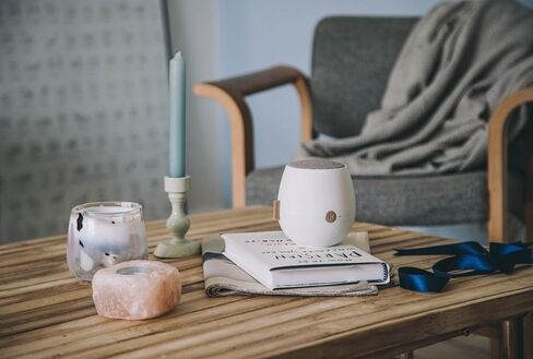 مكبر صوت بلوتوث محمول من aJAZZ، مقاوم للماء (IPX5) ومتين، حتى 30 ساعة من التشغيل اللاسلكي، مساعد صوتي، صوت ستيريو، شحن سريع، للداخل والخارج (أبيض) in Kuwait