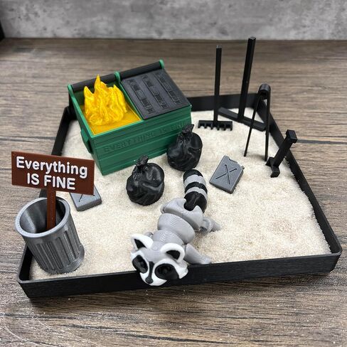 Munnygrubbers - Dumpster Fire Zen Garden - صندوق رمل ملحق للمكتب - حديقة رملية - هدية مبتكرة مرحة - تخفيف التوتر in Kuwait