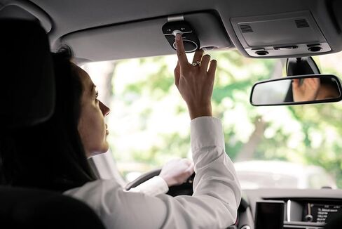 TELLUR CK-B1 مكبر صوت بلوتوث للسيارة، بدون استخدام اليدين للسيارة، مستشعر حركة للتشغيل/الإيقاف التلقائي، ميكروفون لقمع الصدى والضوضاء، سيري وجوجل، طقم سيارة بلوتوث للهاتف الخلوي، متعدد النقاط in Kuwait